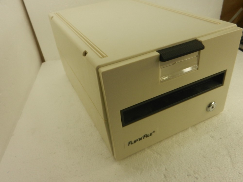 Vintage Flip’N’File Multi Disc Storage Computer Floppy CD DVD
