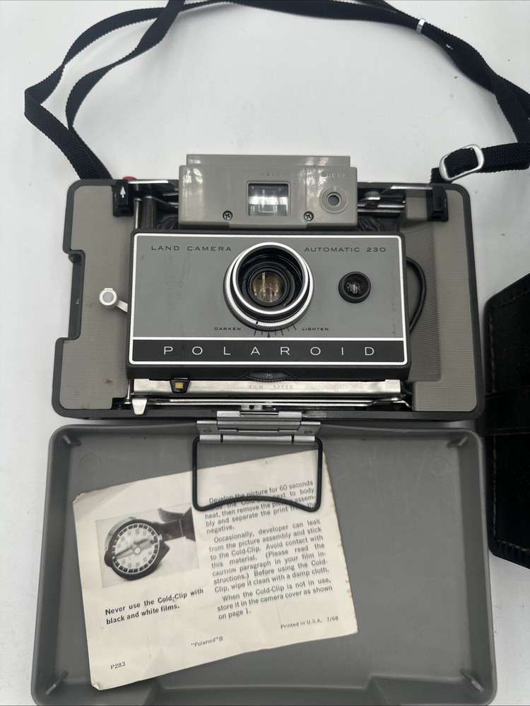 Polaroid Automatic 230 Land Camera - Custom Checkmate Case w/Flashbulbs & Manual