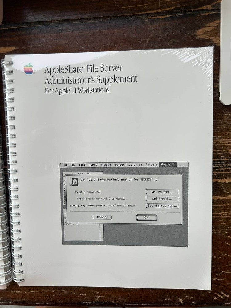 Macintosh AppleShare M0548/B Version 2.01. Vintage Apple software