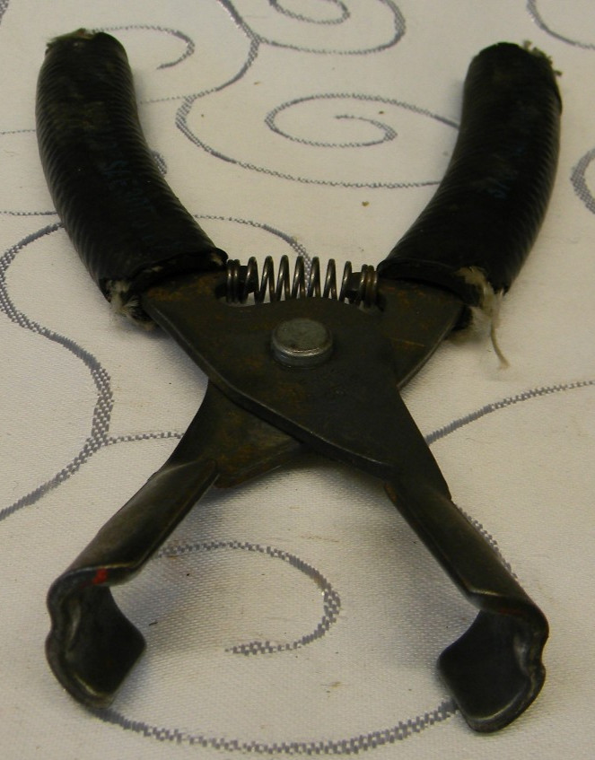 SNAP-ON 7" LONG SPARK PLUG BOOT PLIERS #SBP2