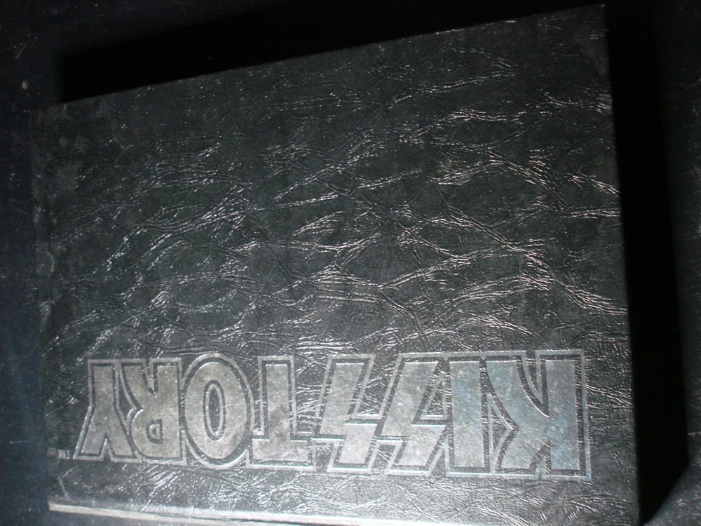 KISS BAND SIGNED AUTOGRAPHED NUMBERED KISSTORY BOOK