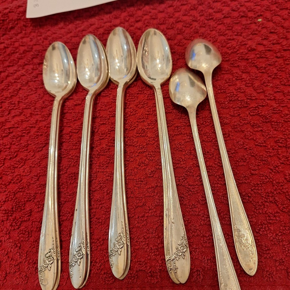 10 SILVER PLATE TEA SPOONS QUEEN BESS 11 PATTERN ONEIDA COMMUNITY