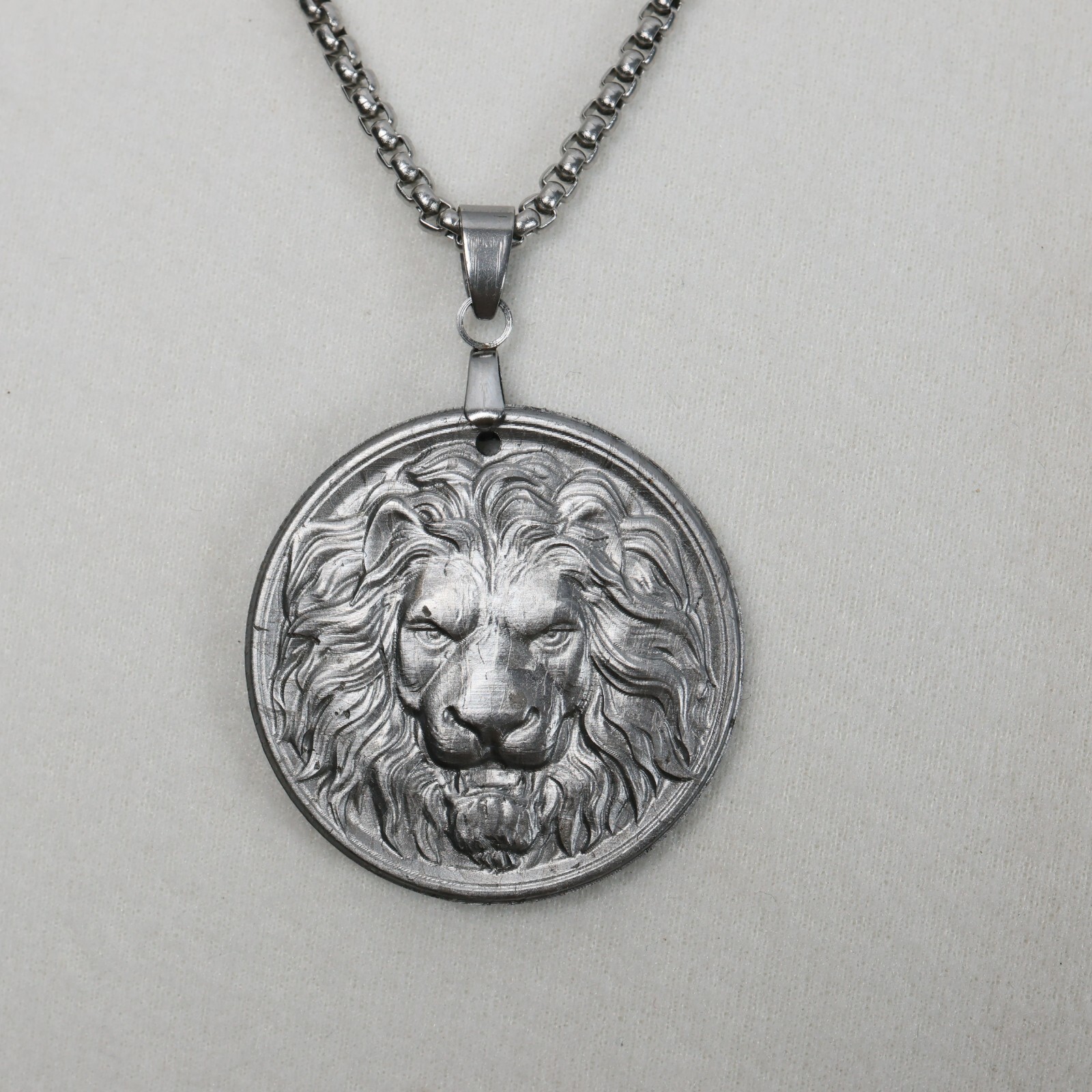Natural Muonionalusta meteorite carved pendant，meteorite Lion Necklace