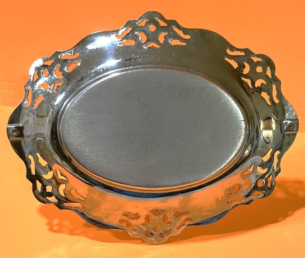 1950'S SILVERPLATE TRAY WITH HANDLE- 7"x5.5"x4"