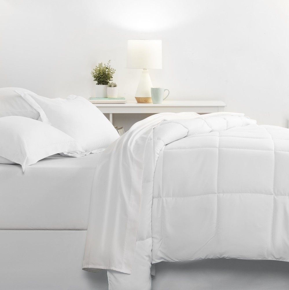 8-Piece White Bed in a Bag Microfiber Bedding Set, Queen