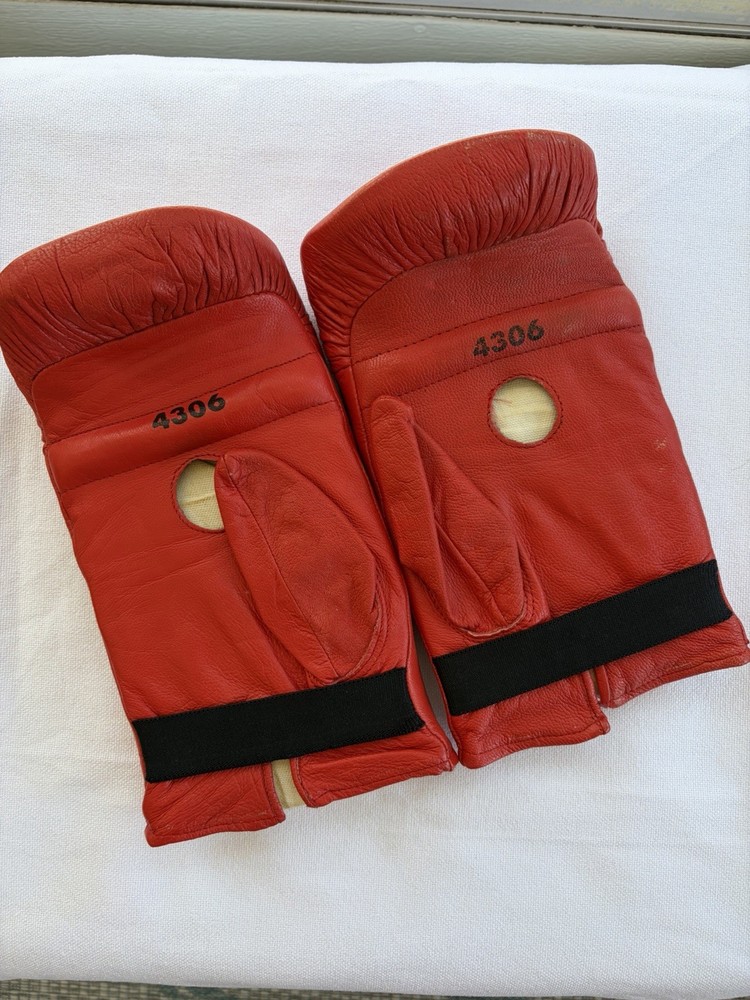 Everlast Laceless Boxing Gloves - Red