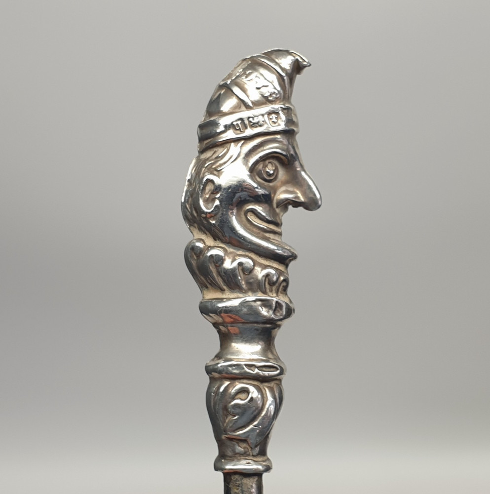 Sterling Silver Mr Punch Button Hook by Sydney & Co Birmingham C1907