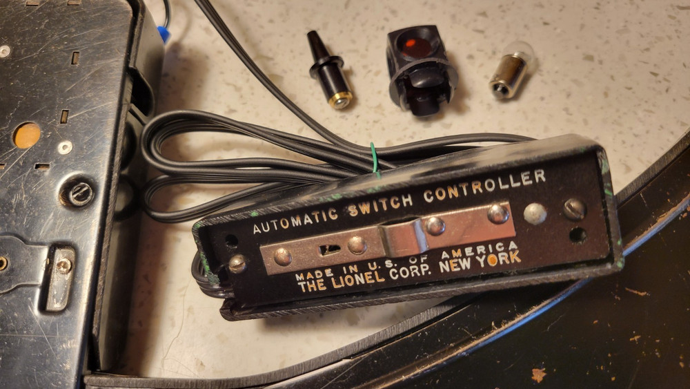 Lionel 022 Switch Pair Refurbished, with rewired Controller, Lantern, FV plug