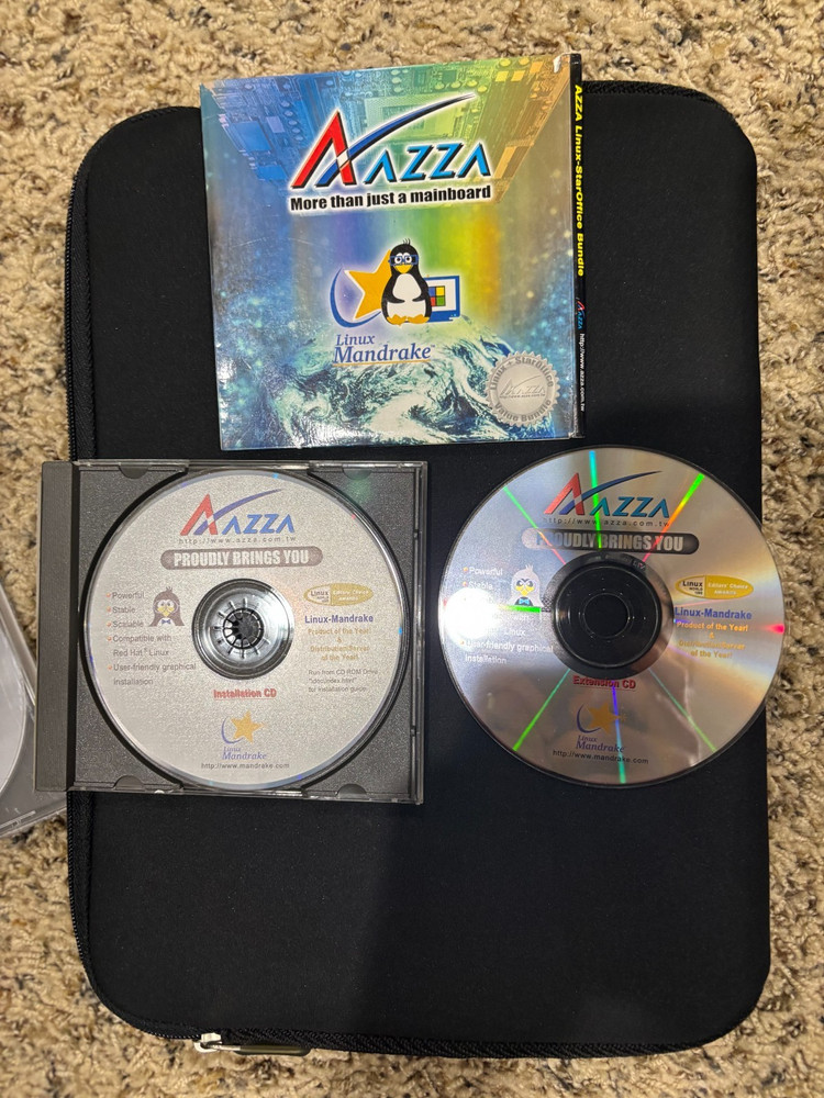 AZZAZA Mandrake Linux two Install CDs (Year 2000)