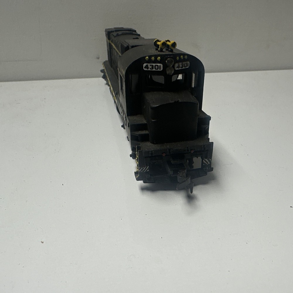 HO Scale Tyco Seaboard Coast Line Locomotive Untested. Read.