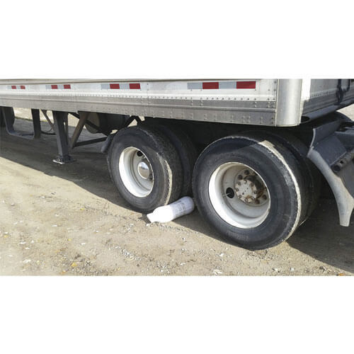 Splash Down Dual Eye Ribbed Boat Fender White 140x508mm Vinyl Uv Resistant