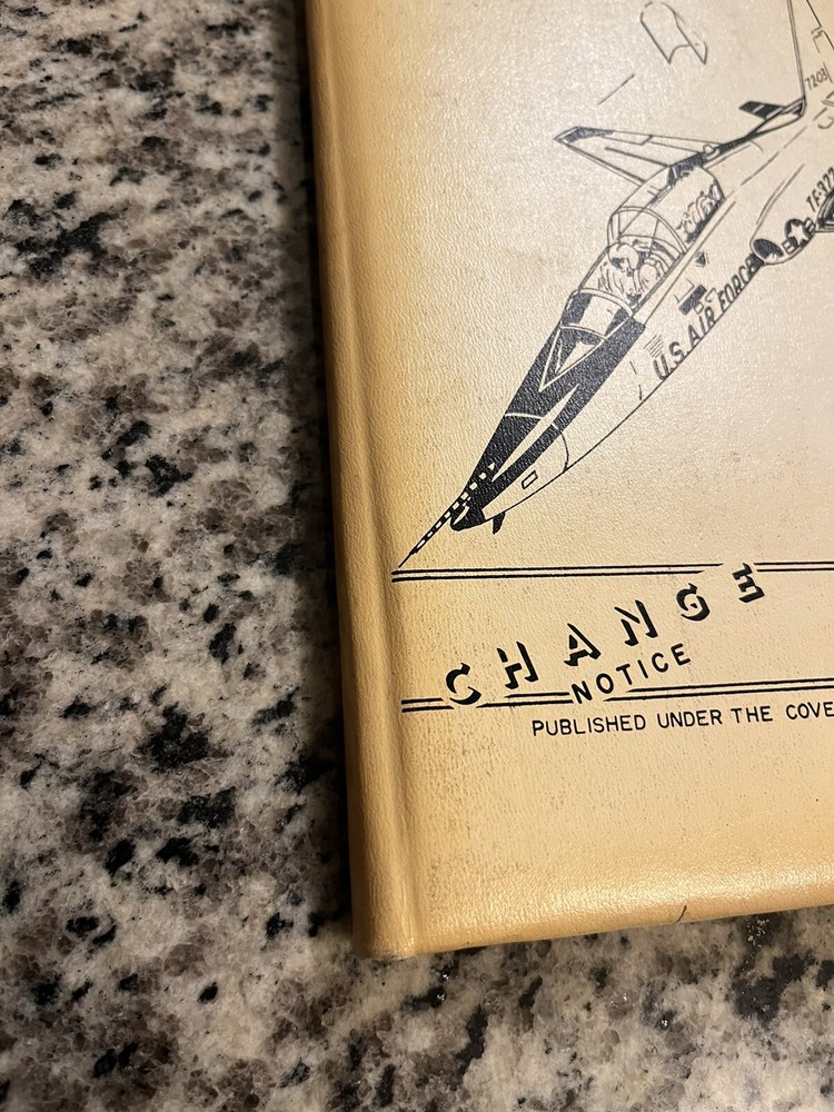 UPT Class 72-03 Flight Manual/Yearbook 1971