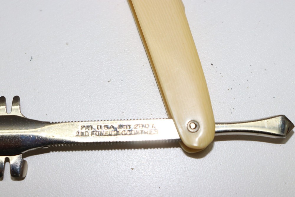 Durham Duplex Safety Razor with original box dated 1907 E9764