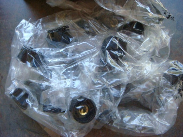 ONE Lot FIVE (5) Raytheon Pointer Knobs TS90-2WL-2 -- New & Unused