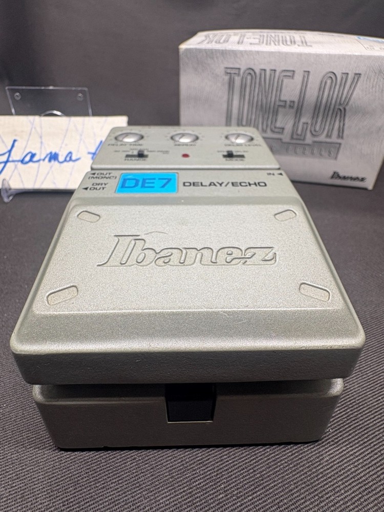 Ibanez DE7 Delay and Echo Guitar Effect Pedal with box