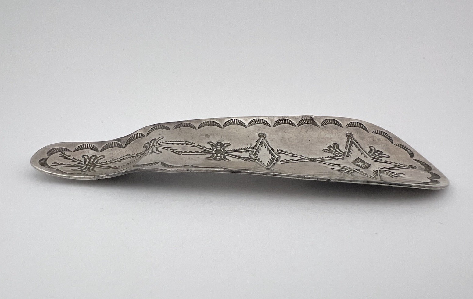 RARE EARLY Old Fred Harvey Era NAVAJO Coin Silver Detailed Stamped Shoehorn 4.5"