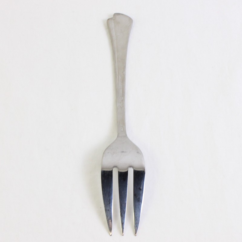 A Reed & Barton Select East Hampton Pattern Serving Fork Stainless 8.75 Inches