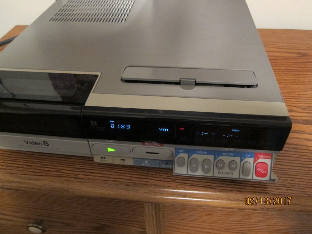 Sony EVO-410 video 8mm vcr
