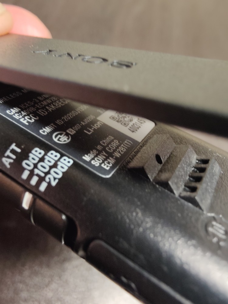 Sony ECM-W2BT Camera-Mount Digital Bluetooth Wireless Microphone Only