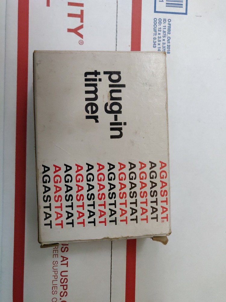 New AGASTAT SCFXF902AA plug in timer, timing relay