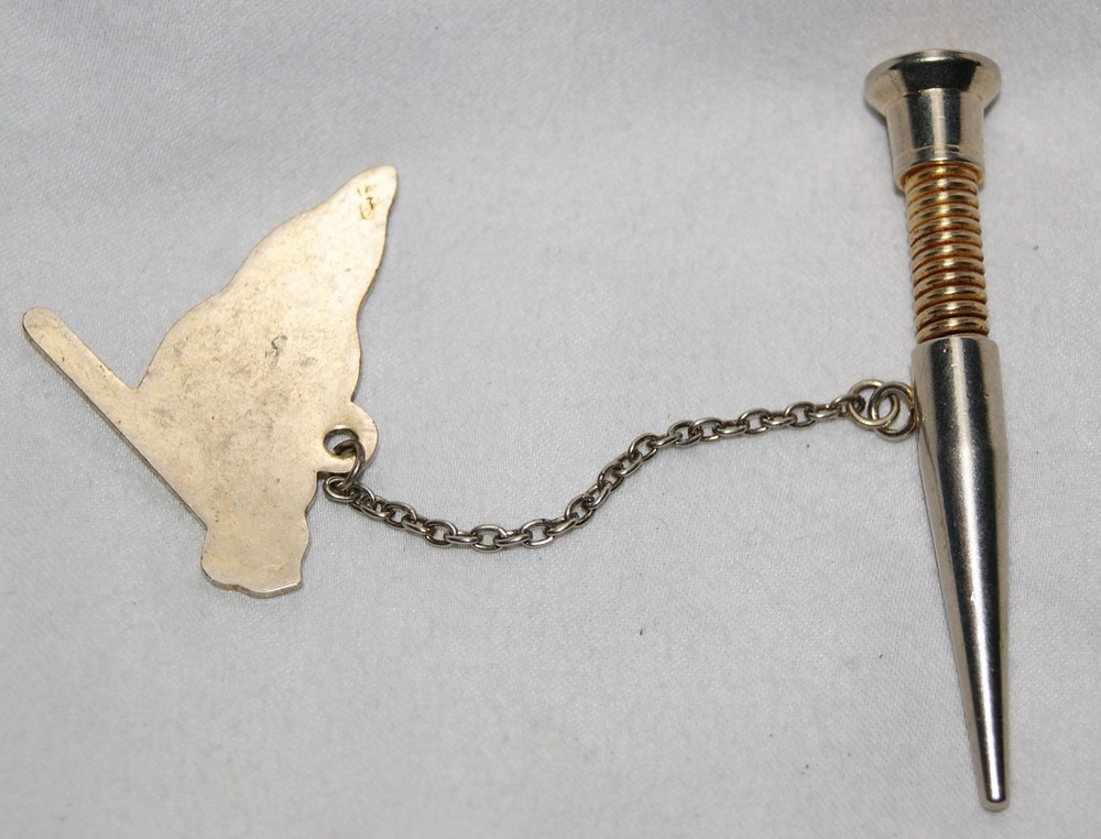 metal spring golf tee 2.5" w/ flag attached