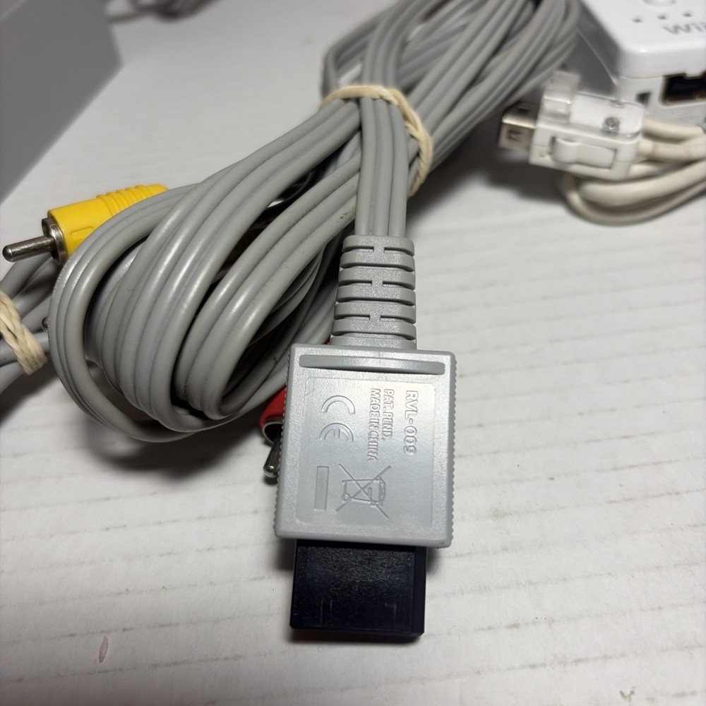 Nintendo Wii Video Game Console Working With Cables, 1 Controller. Read