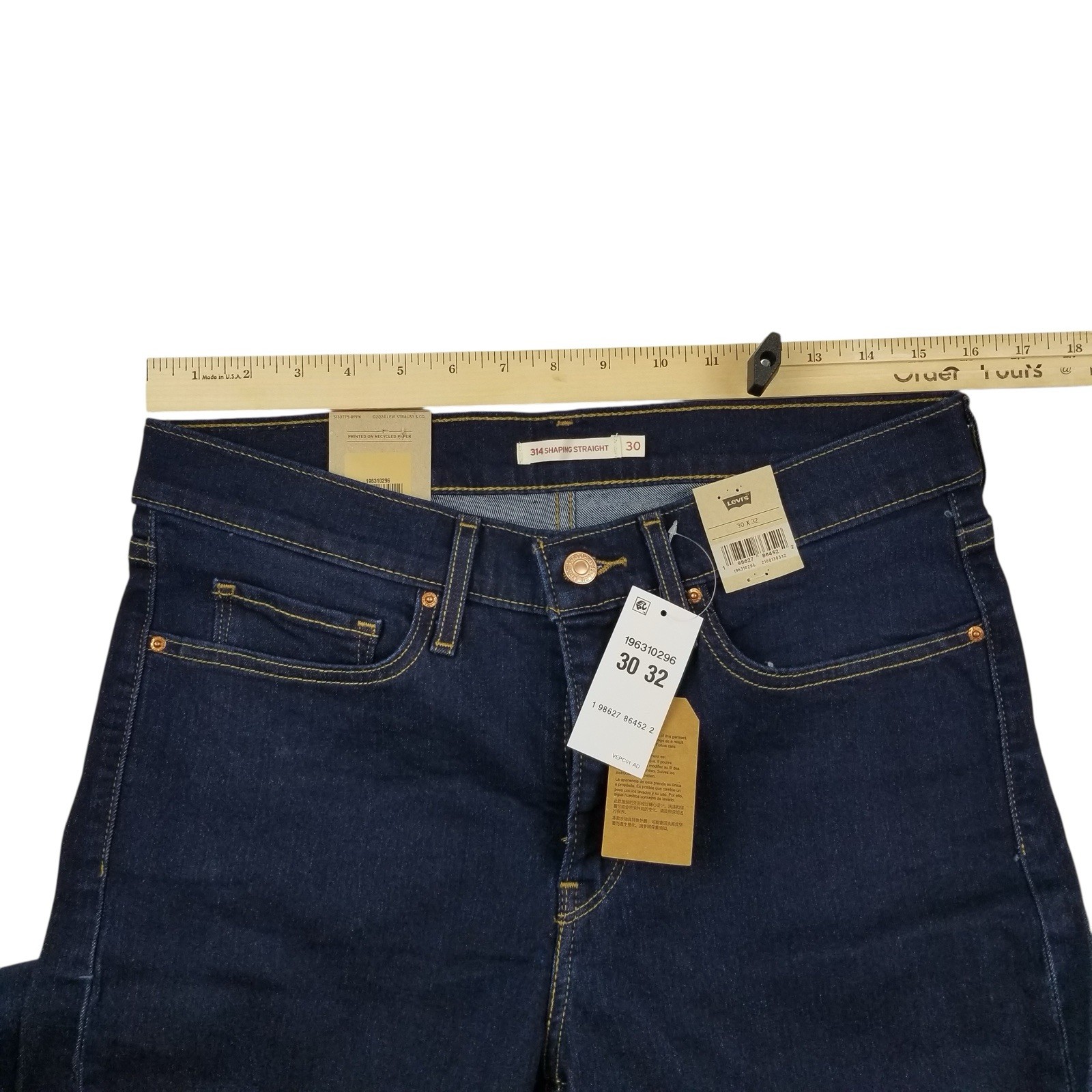 Levi's Women's Denim 314 Shaping Straight Jean Size 30 x 32 Dark Wash