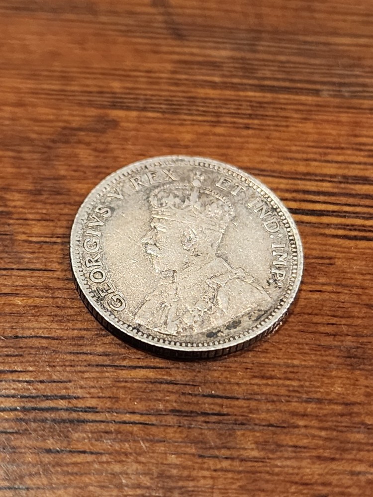 1911 Canada 10 Cents Silver Coin