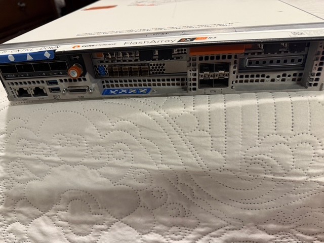 Pure Storage X20 R3 controller, no memory, good condition.