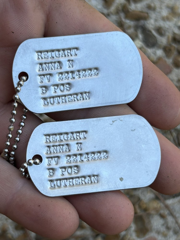 Nice Matching WW2 Dog Tags Female Anna Reigart