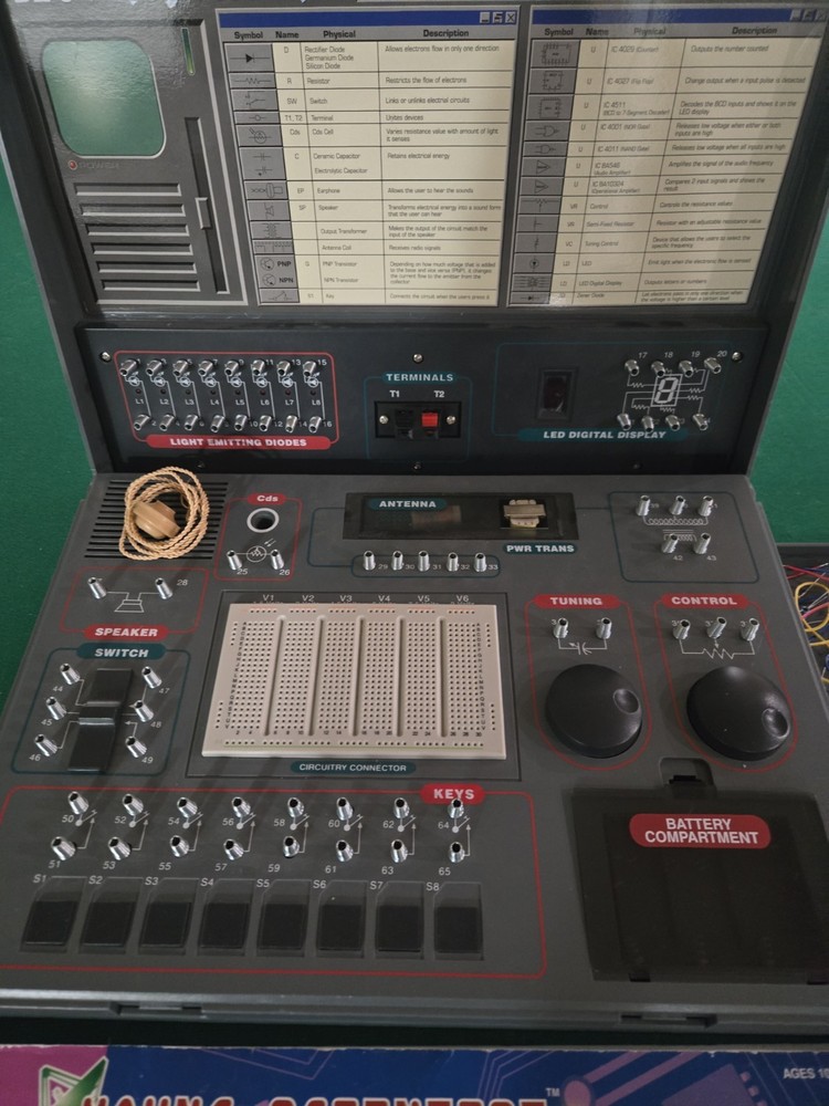 Young Scientist 320 Project Lab Electronics Radio Mixed: Used