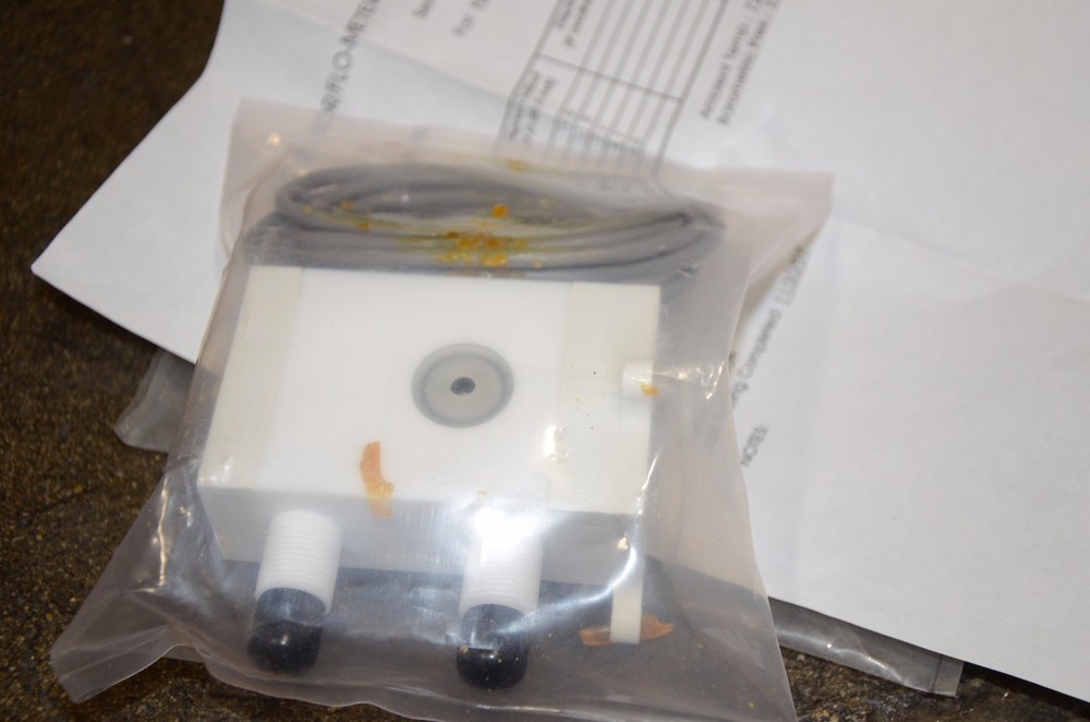 McMillian 106F-7C 106F PTFE Liquid Flow Sensor 106 Flo-Sensor