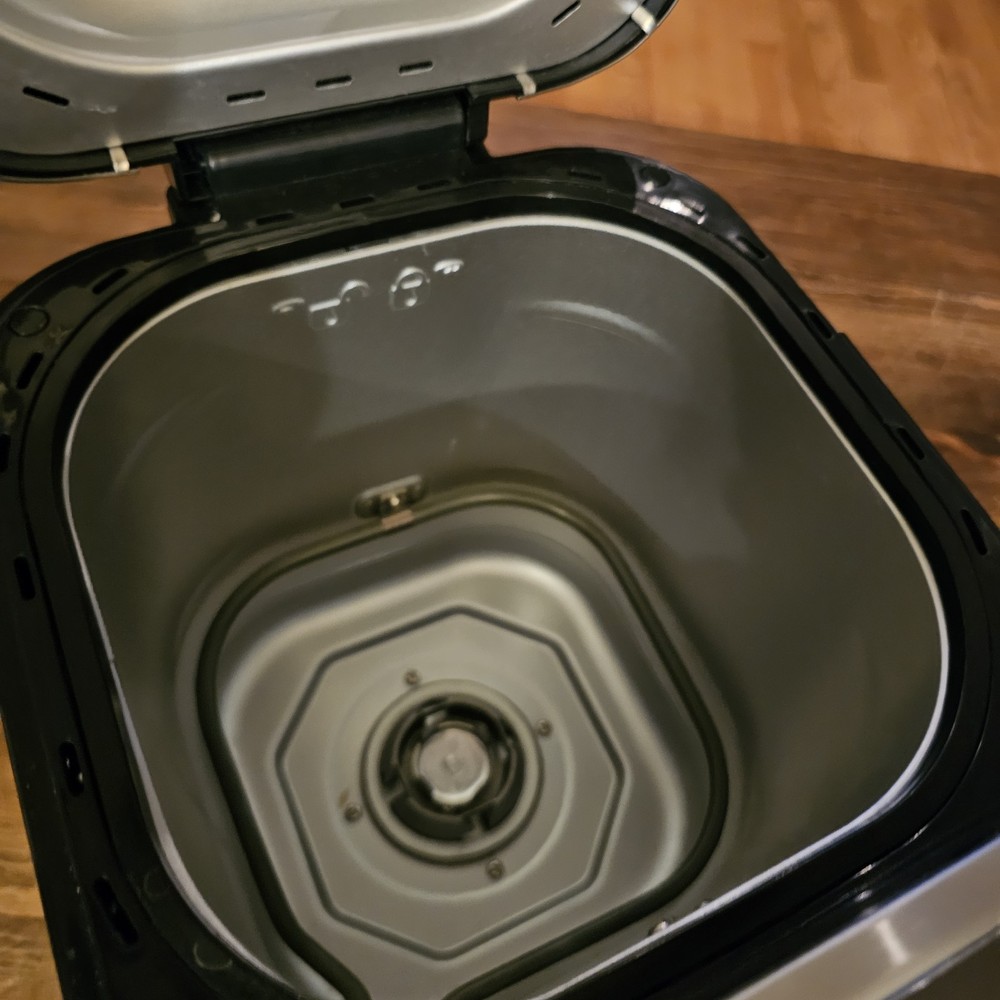 Cuisinart CBK-110 Automatic Bread Maker Stainless Steel Tested Clean Intertek