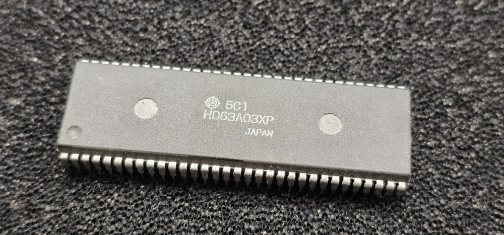 Hitachi HD63A03XP 8bit Microcontroller CPU MCU MPU 6301 DIP-64