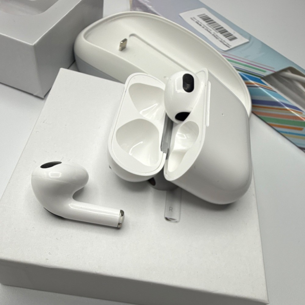 White Active Stylus Pen for Apple Tablets with Charging Cable & Wireless Earbuds