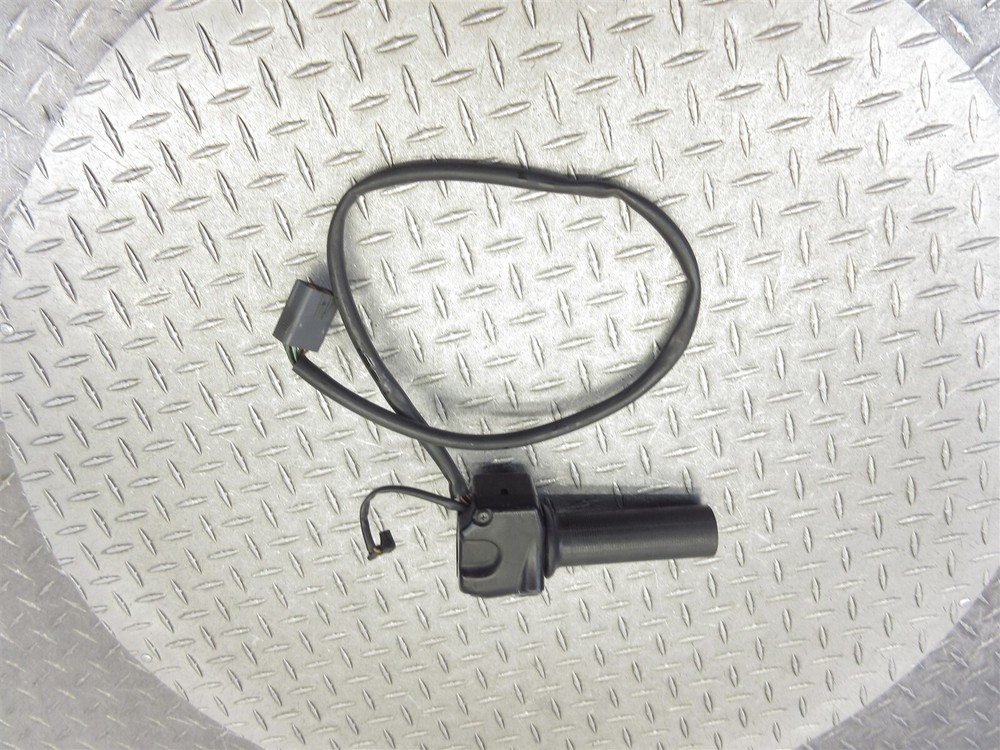 2013 11-18 Triumph Thunderbird Storm Right Handlebar Switch Throttle Control