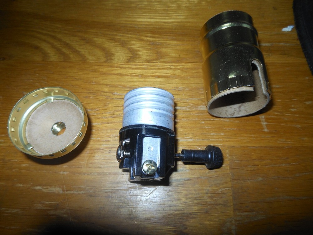 New 2 Circuit 3 Terminal Medium Base Lamp Socket With Brass Shell By ADL D56BB