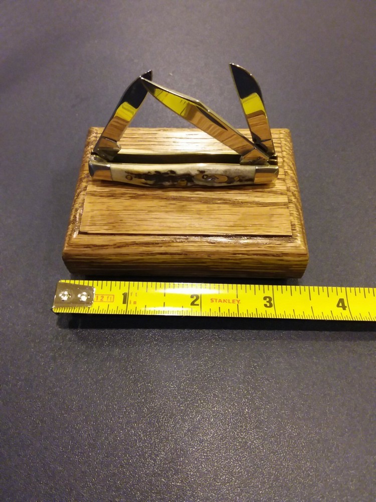 KNIFE DISPLAY STAND. (2-stands)