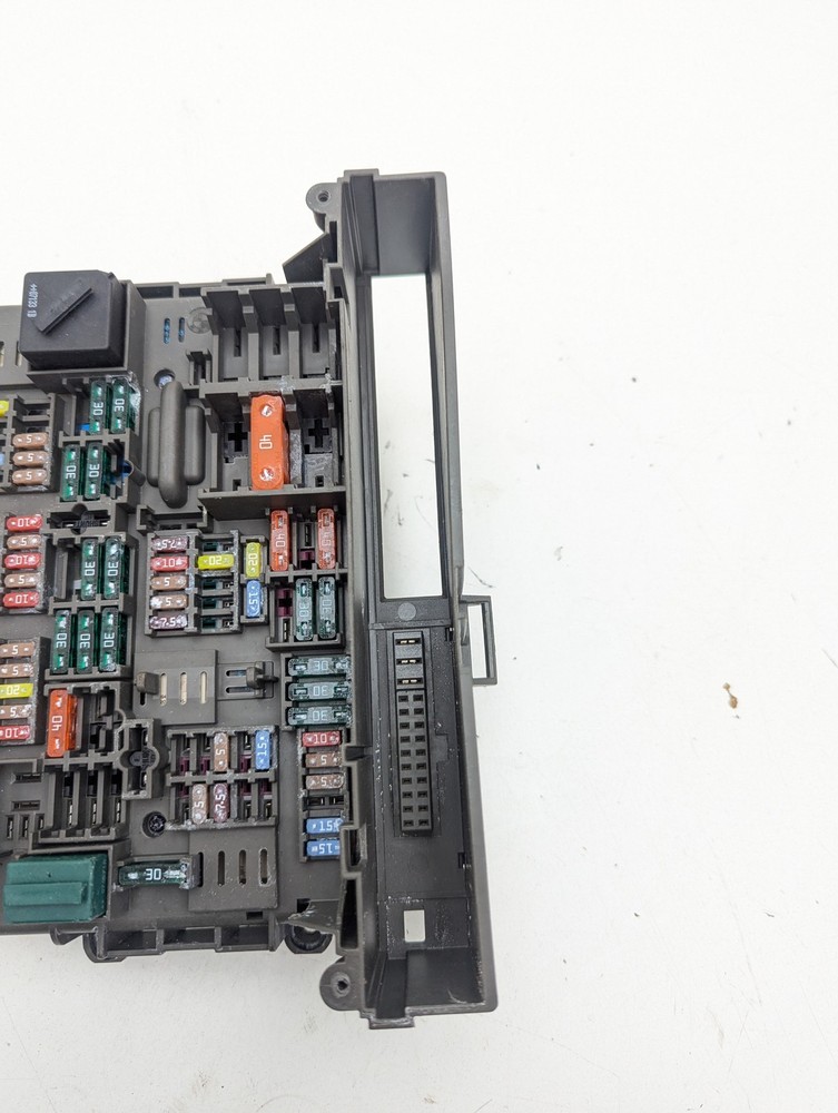 BMW E88 E90 E92 E84 1/3 Series Power Distribution Fuse Box 9119447