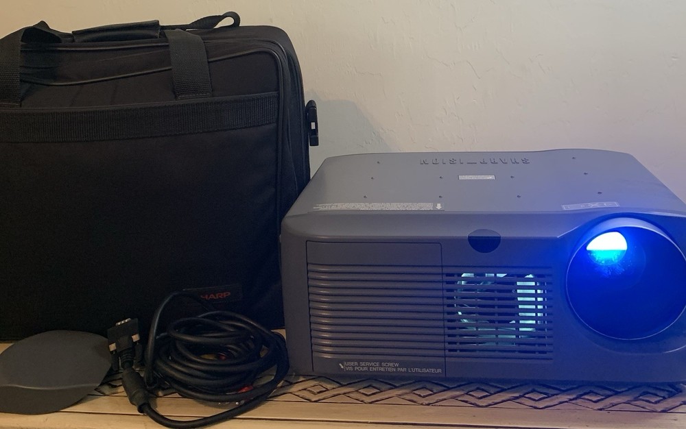 Vtg SHARP Vision LCD Conference/Home Projector XG-E69OU TESTED W/Case Cords DC