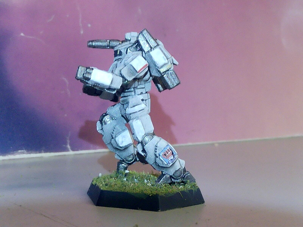 BATTLETECH PHOENIX HAWK MECH [HOUSE STEINER] (CATALYST, PLASTIC, PAINTED)