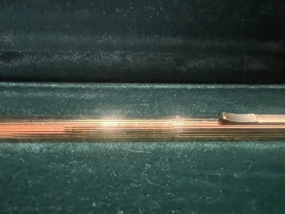 Aurora Retractable Ballpoint Pen Writes Like NOS A