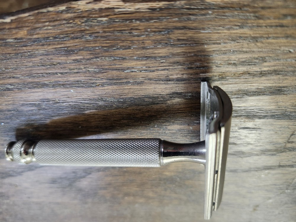 Vintage Gillette safety Razor Short Ball Tip Handle