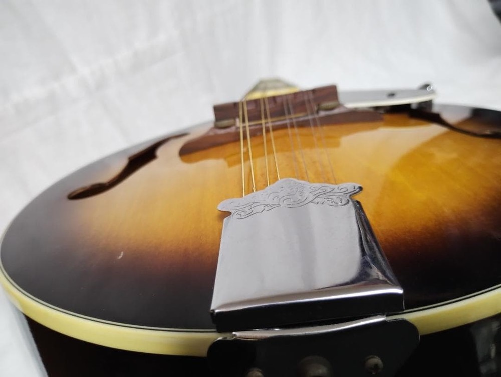 Mavis flat mandolin type A