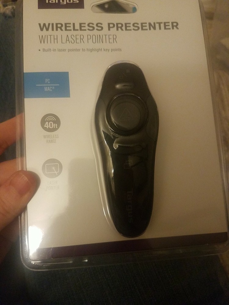 Logitech R400 Wireless Presenter Laser Pointer 50 Foot Range