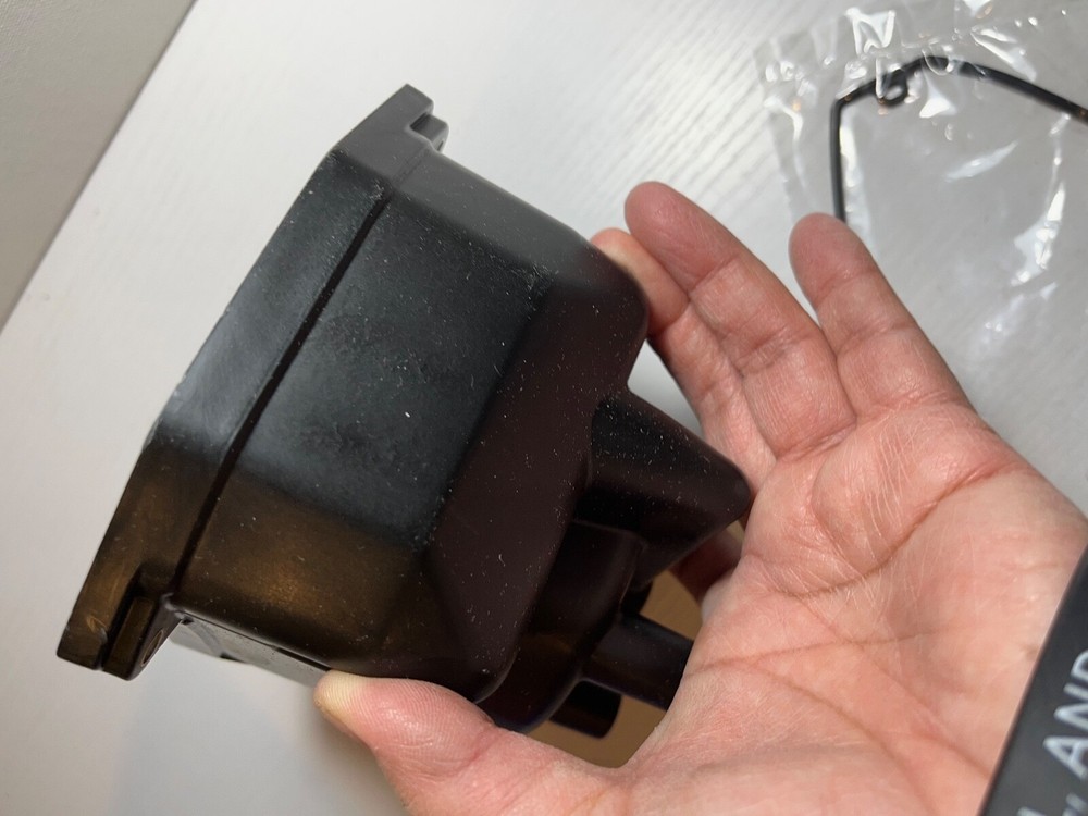 Napa Echlin EP556 Distributor Cap, Black