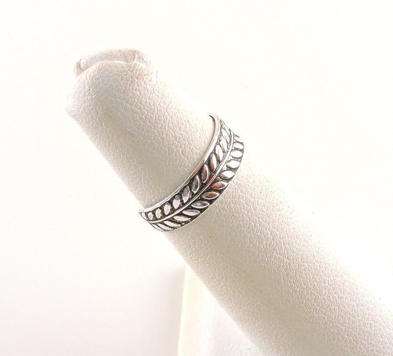 Size 4 Adjustable Sterling Silver Laurel Crown Toe / Midi Ring