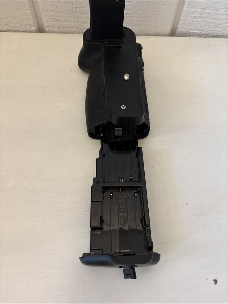 Meike Multi-Power Battery Pack MK-7DR II