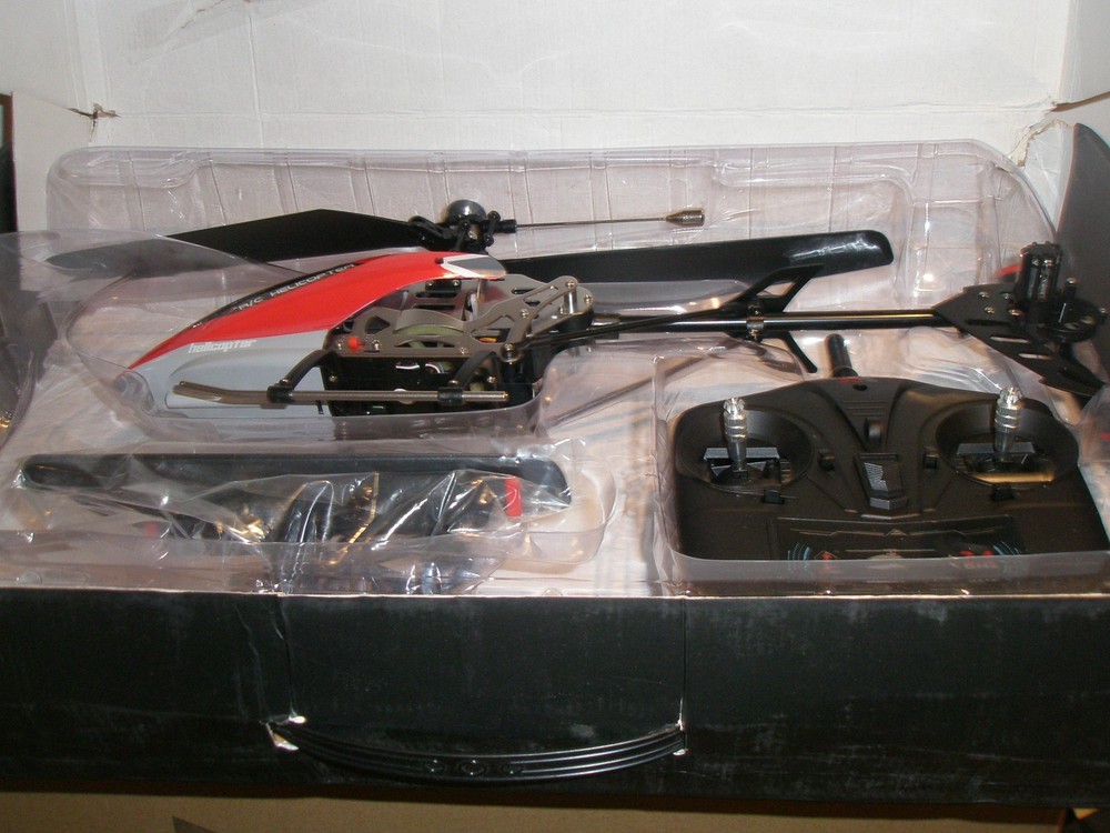 WL TECH XK V912-A Flying Invaders remote control helicopter. RARE PIECE.