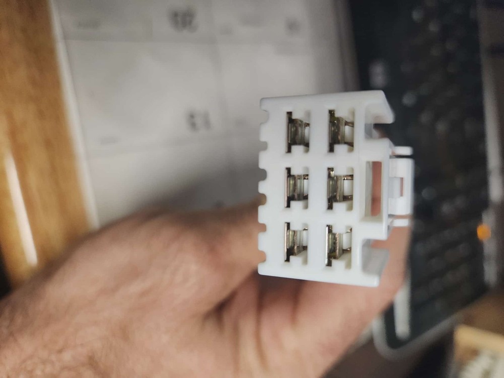 MG655697 KIA Connector